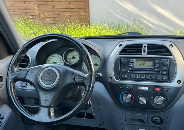 Toyota RAV4 cena 25800 przebieg: 200000, rok produkcji 2003 z Inowrocław małe 46